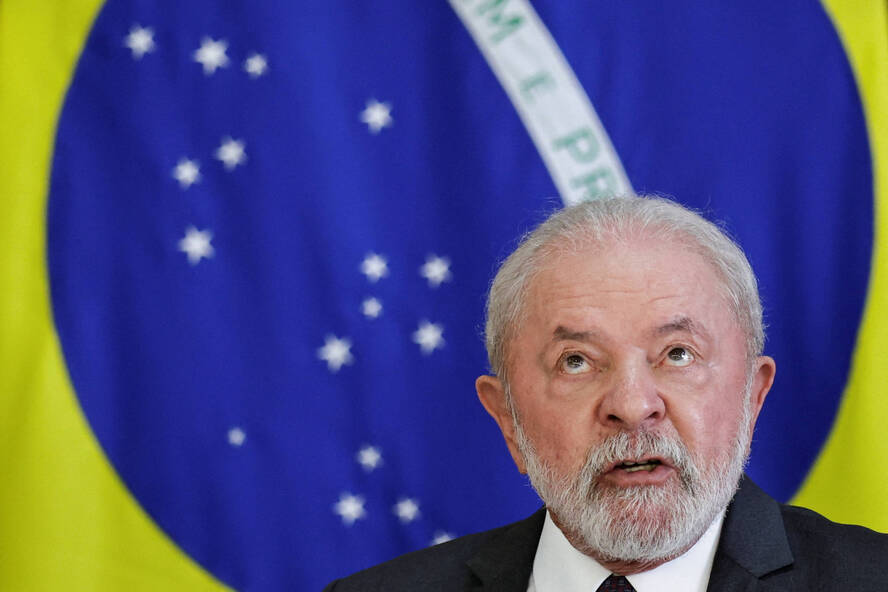Governo Lula apresenta Orçamento de 2026 com emendas obrigatórias e risco de inflação de gastos.