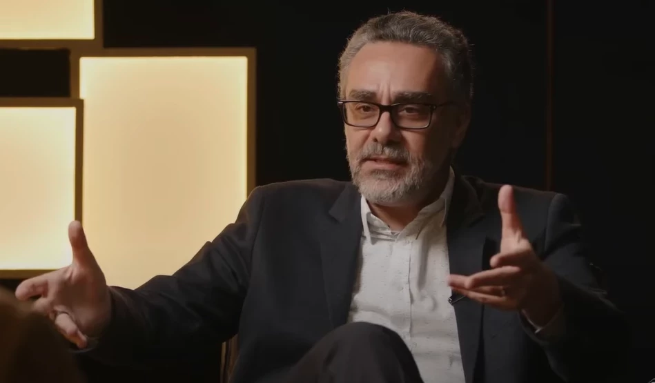Jurista André Marsiglia aponta ilegalidade em decisão de Moraes contra Bolsonaro.